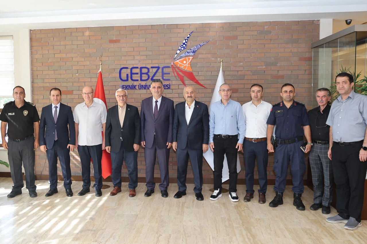Gebze’de Başkan Büyükgöz’den Rektör Mantar’a ‘hayırlı olsun’ ziyareti
