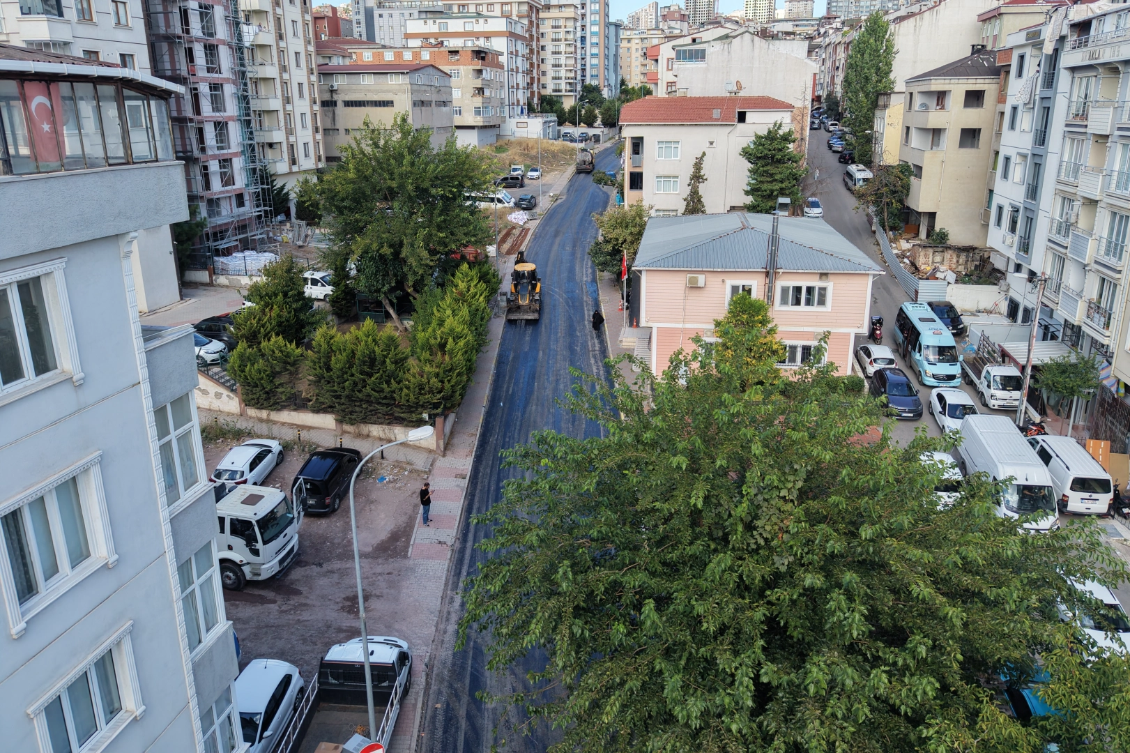 İstanbul Maltepe’de yol yenileme çalışmaları devam ediyor