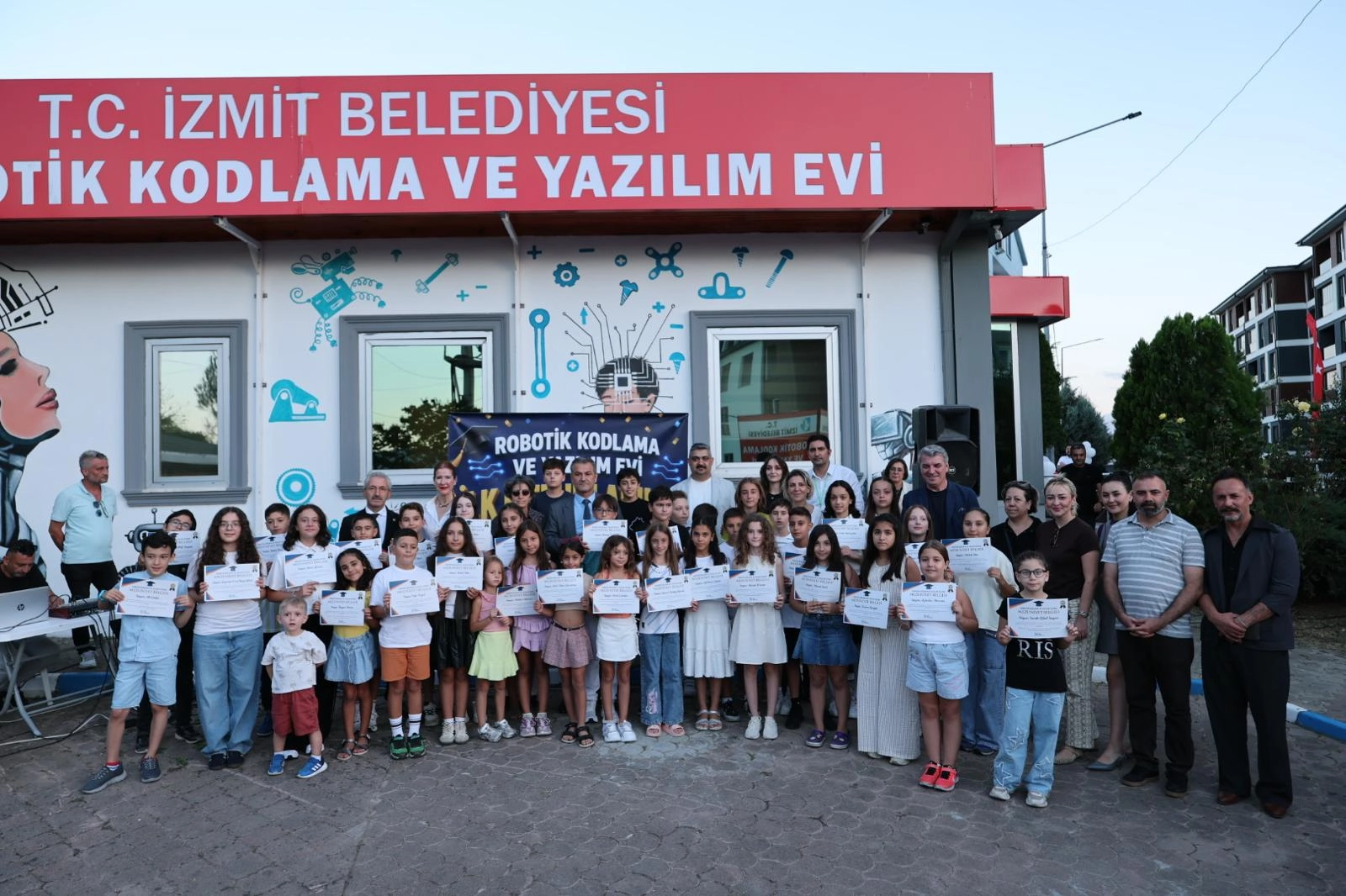 Kocaeli’de Robotik Kodlama ve Yazılım Evi ilk mezunlarını verdi