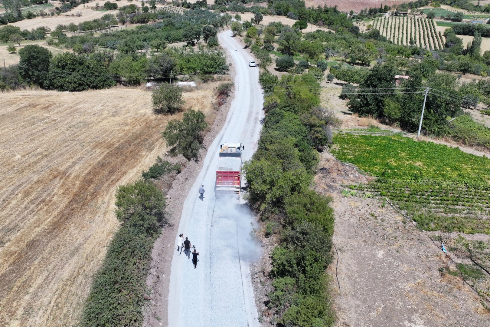 Manisa’da 1999’da açılan yol 27 yıl sonra asfaltla buluştu