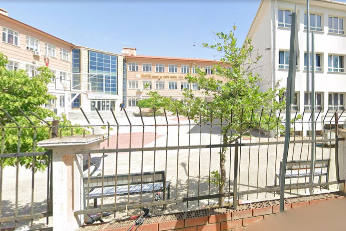 Manisa’da liseye silahlı saldırı! Yaralılar var, saldırgan gözaltına alındı