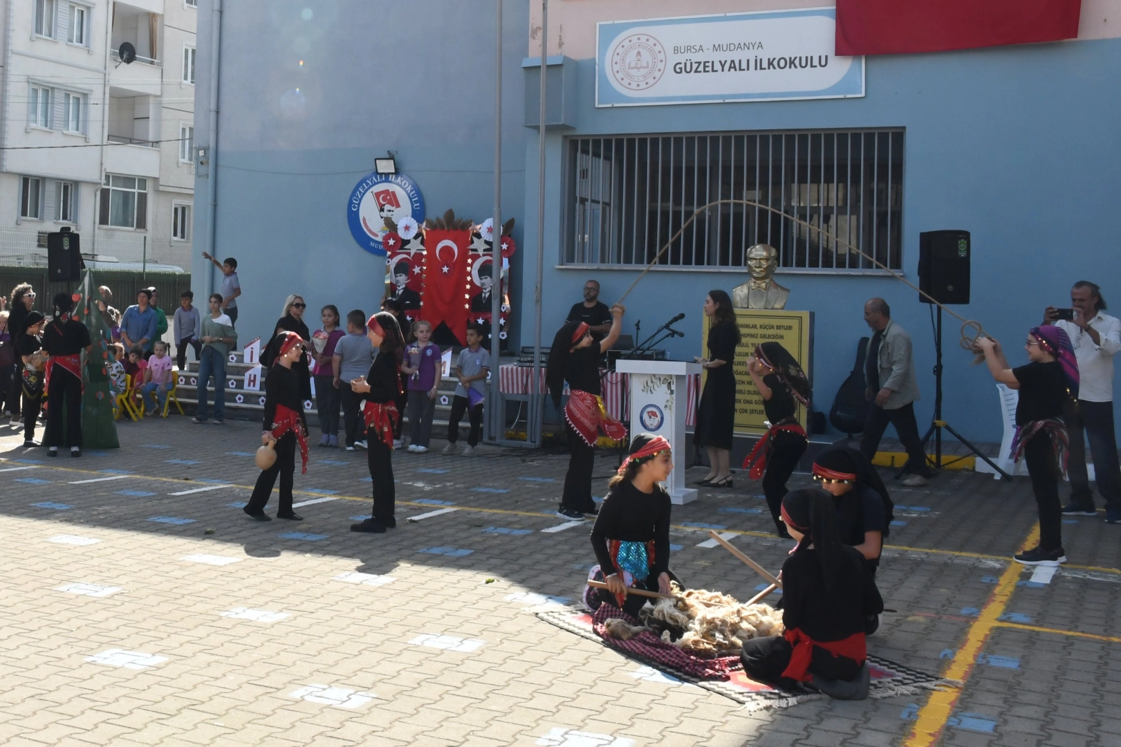 Mudanya’da İlköğretim Haftası’na renkli kutlama