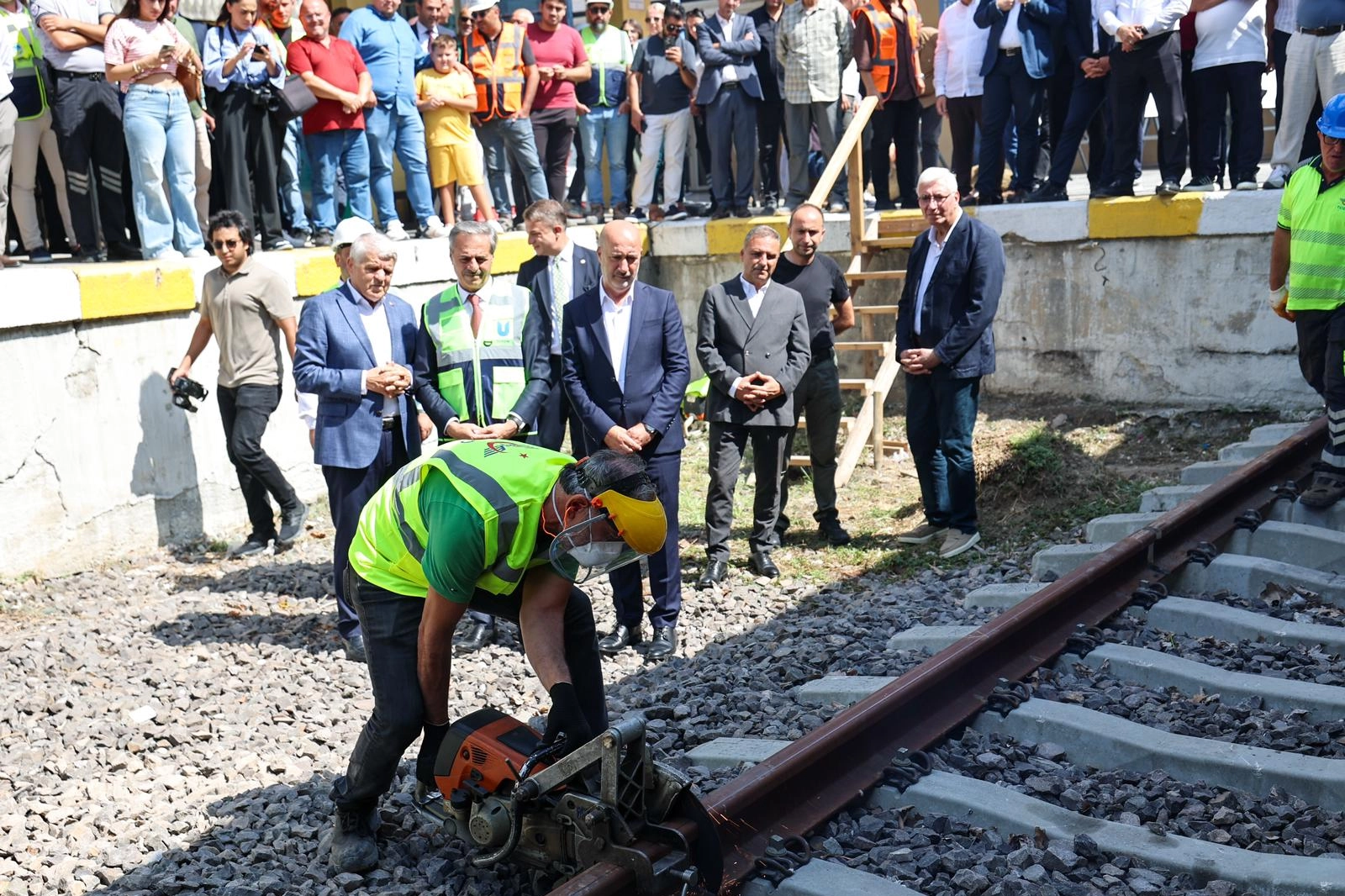 Sakarya’yı ikiye ayıran raylar yer altına alınıyor