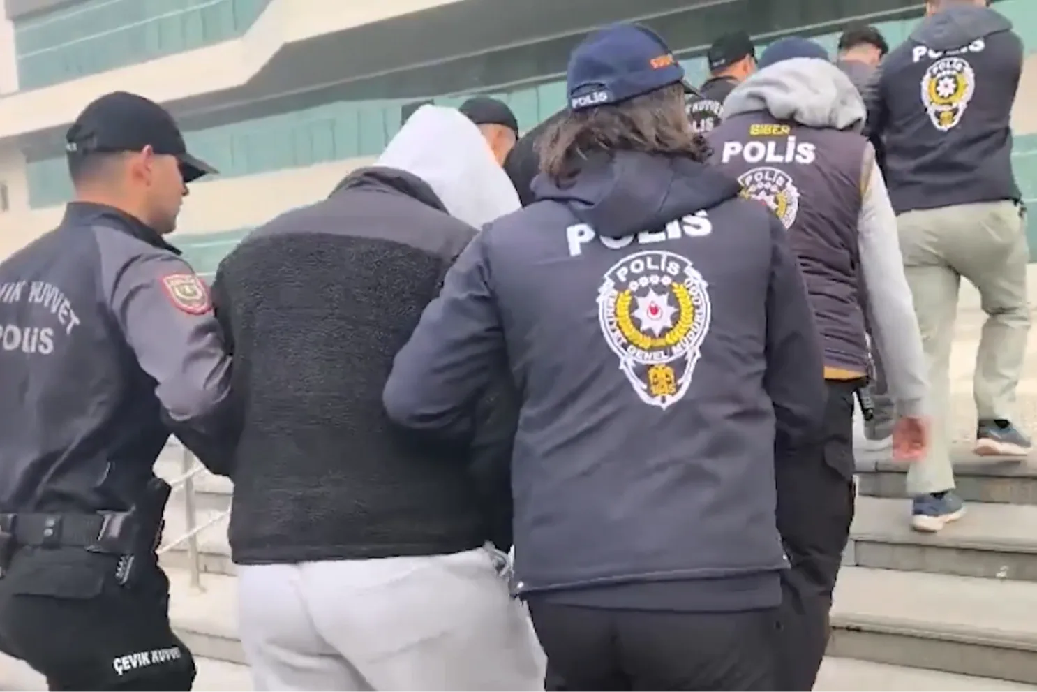 35 ilde 275 ‘siber’ gözaltı!