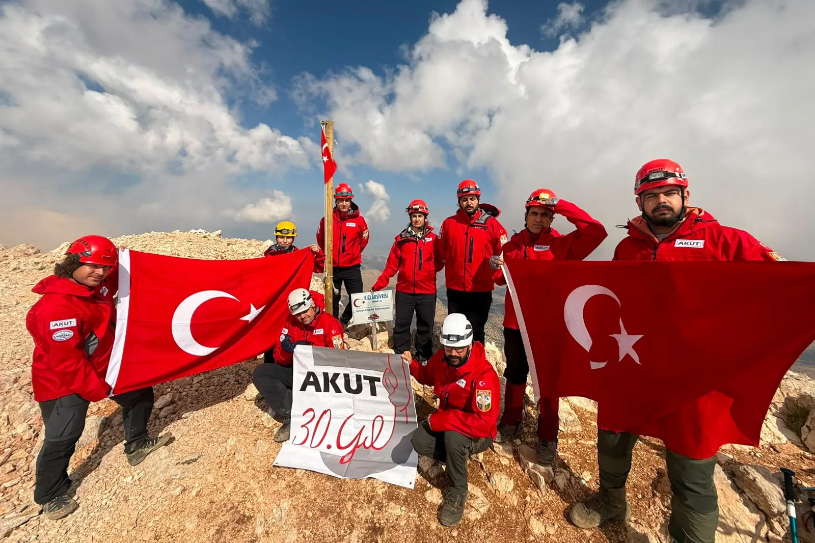 AKUT’un 30’uncu yılına ’30 Yıl 30 Zirve’ projesi