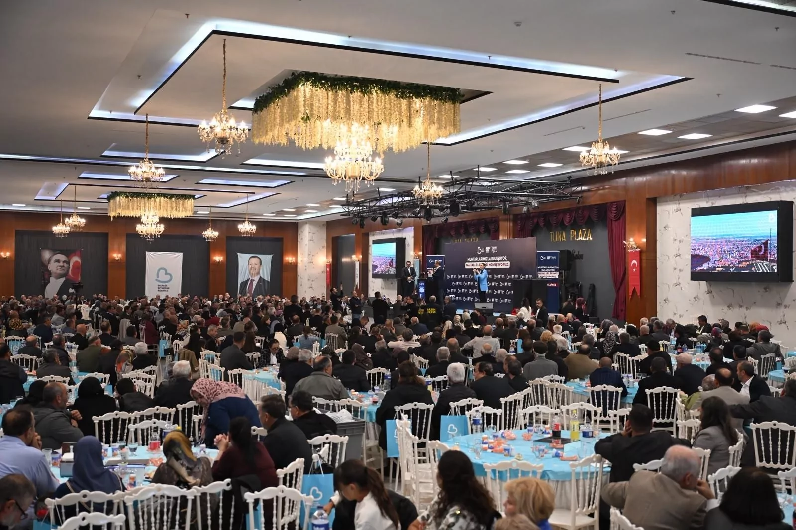 Balıkesir’de muhtarlar ve aileleri aynı sofrada buluştu