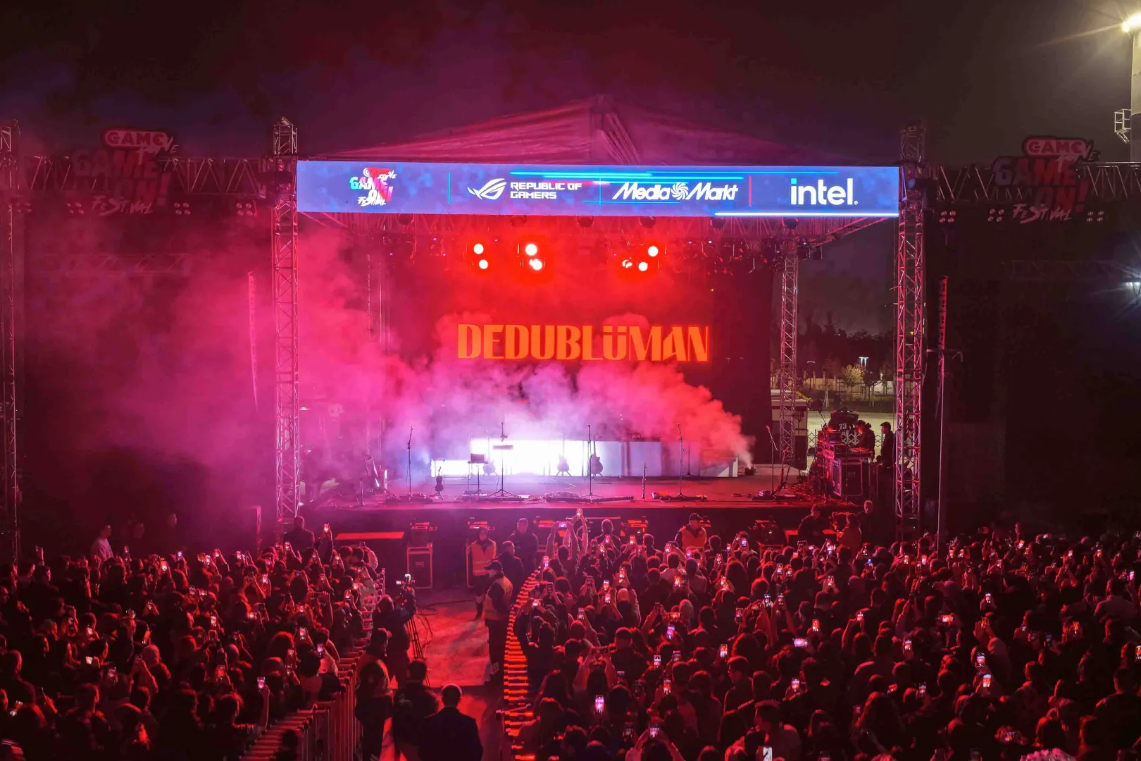 Dedublüman rüzgarı Ankara’da esti