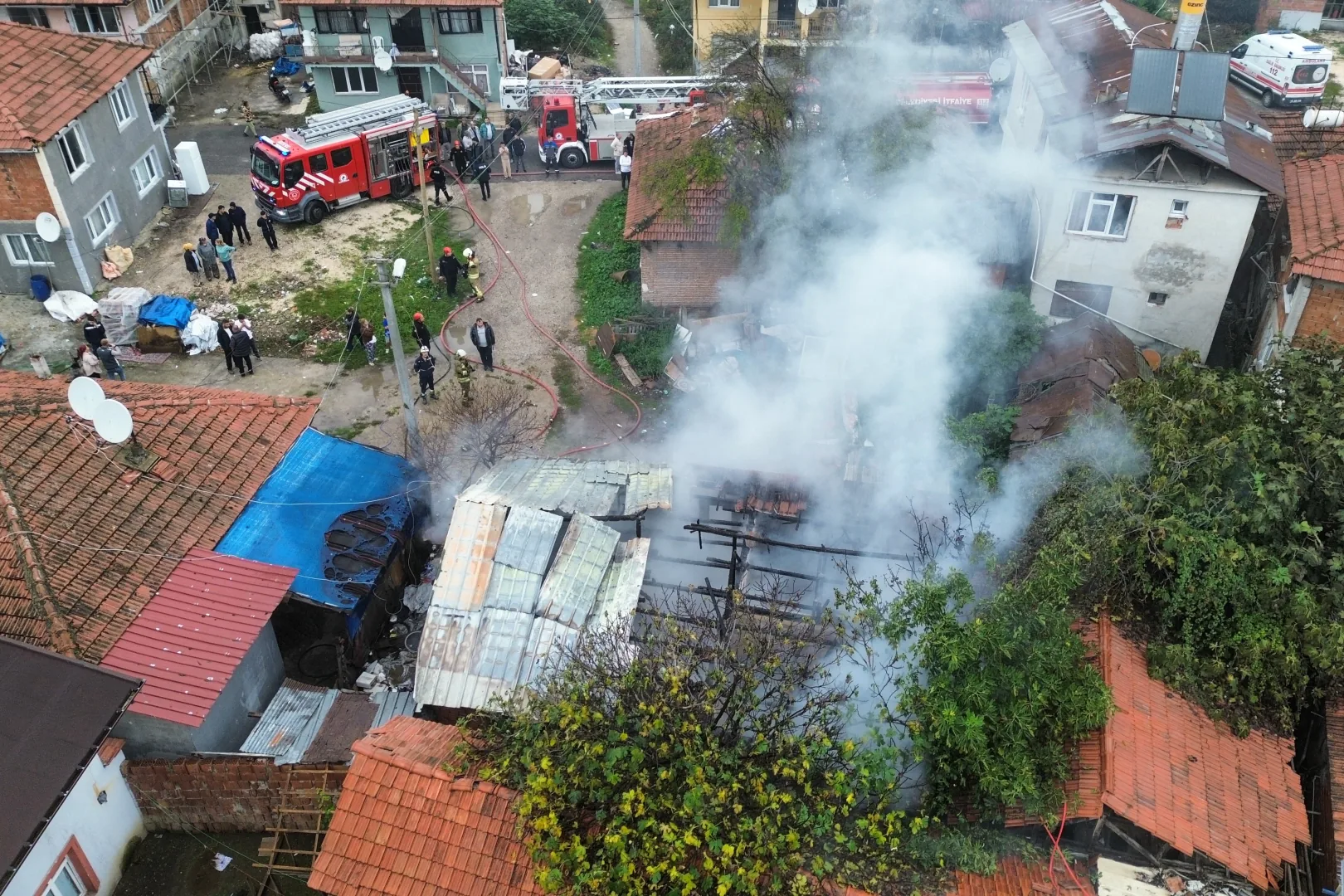 Düzce’de yangında bir ev kül oldu