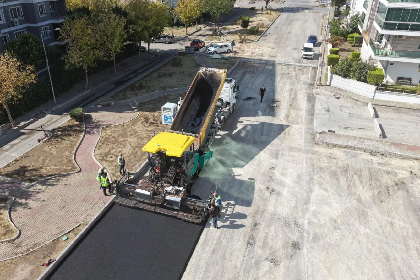 İzmir’de Ataşehir ve Harmandalı’da yollar yenileniyor