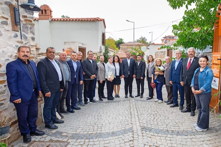 İzmirli muhtarlar Narlıdere’de buluştu