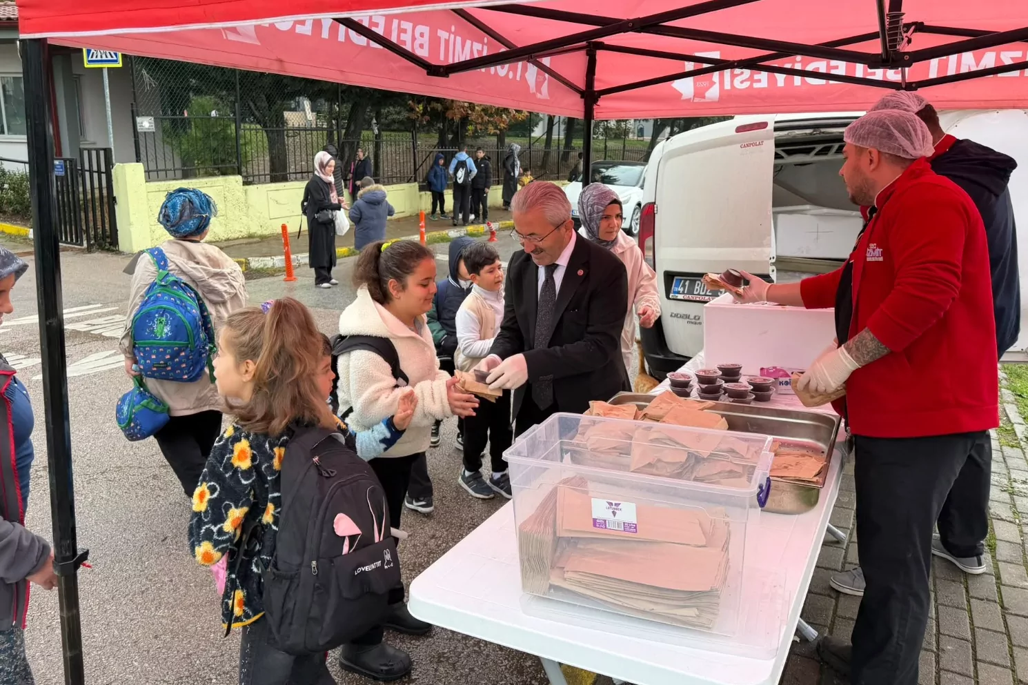 İzmit’te ‘Beslenme Saati’ üç okulda öğrencilerle buluştu
