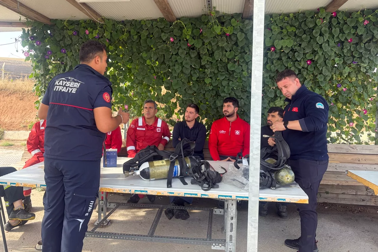 Kayseri İtfaiyesi’nden acil müdahale eğitimi