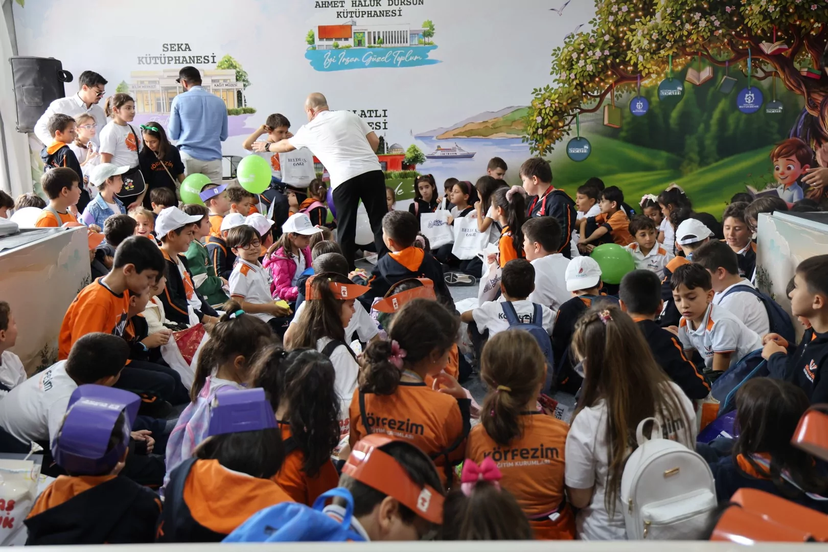 Kocaeli Kitap Fuarı’nda öğrencilerin kitap heyecanı
