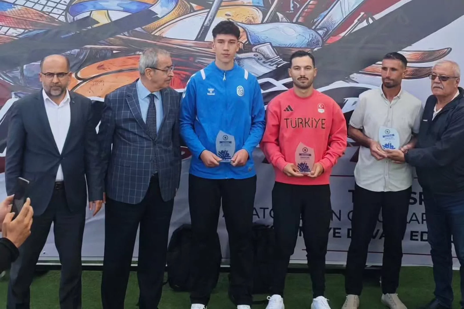 Konyalı bisikletçiye ‘yılın sporcusu’ ödülü