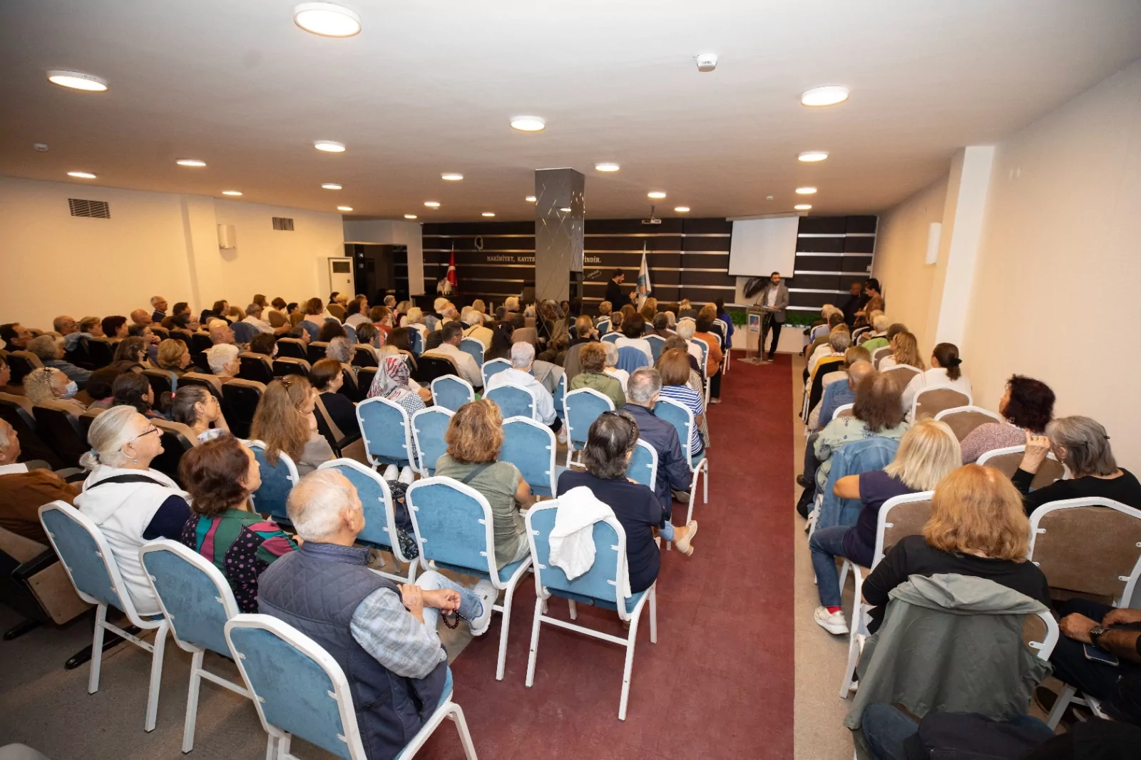 Narlıdere 3. Yaş Üniversitesi’nde de ilk ders zili