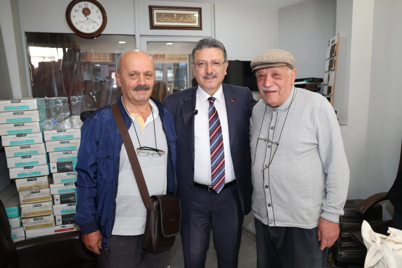 Trabzon’da Başkan Genç esnaf ve vatandaşlarla buluştu